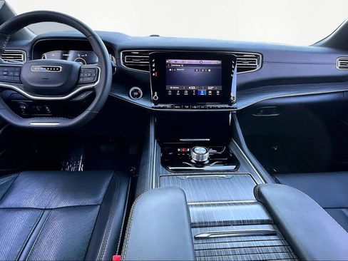 Used 2024 Jeep Wagoneer L Series II w/ Flexible Seating Group image 7