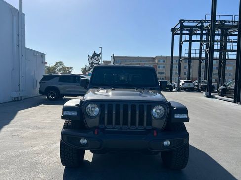 Used 2022 Jeep Gladiator Rubicon w/ Cold Weather Group AWD/4WD image 2