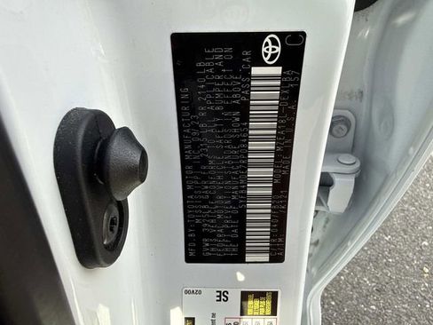 Used 2024 Toyota Corolla LE image 29