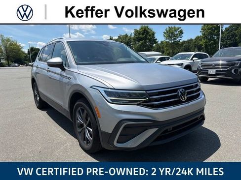 Certified 2023 Volkswagen Tiguan SE FWD image 9