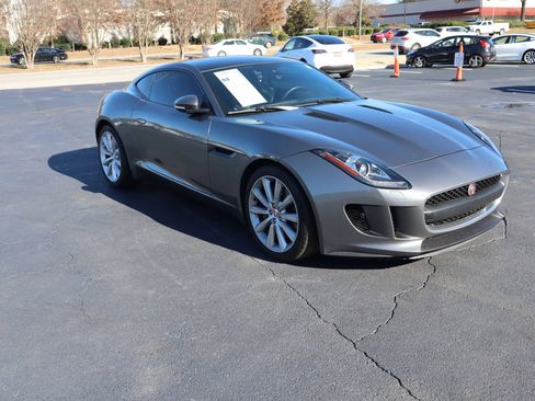 Used 2016 Jaguar F-TYPE Coupe image 10