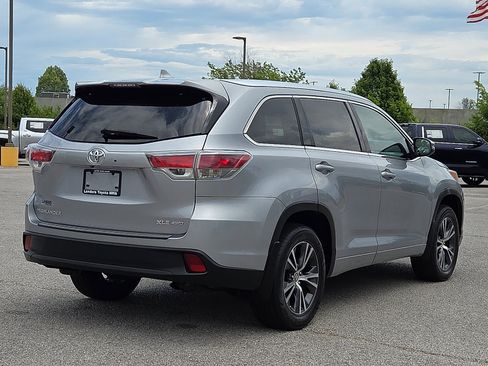 Used 2016 Toyota Highlander XLE AWD/4WD image 5