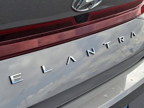 Used 2023 Hyundai Elantra SEL FWD image 31