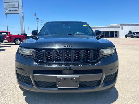 Used 2021 Jeep Grand Cherokee L Laredo AWD/4WD image 2