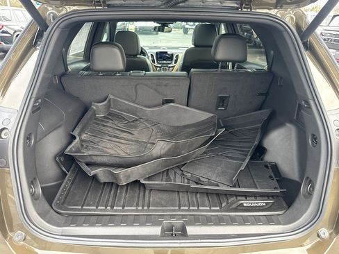 Used 2023 Chevrolet Equinox Premier image 16