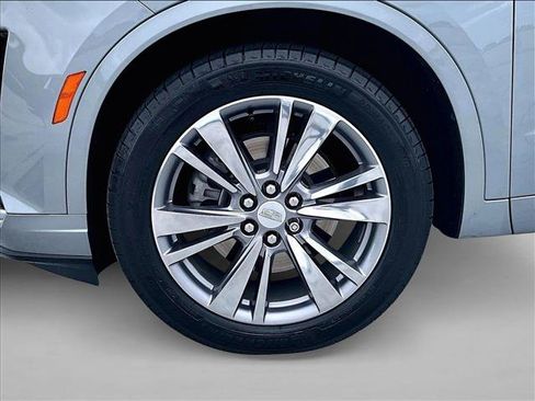 Certified 2024 Cadillac XT6 Premium Luxury AWD/4WD image 10