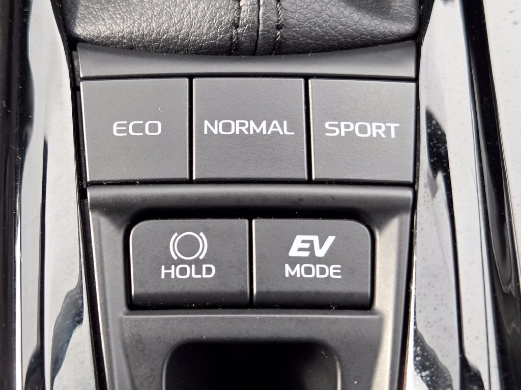 Used 2025 Toyota Camry XLE AWD/4WD image 14