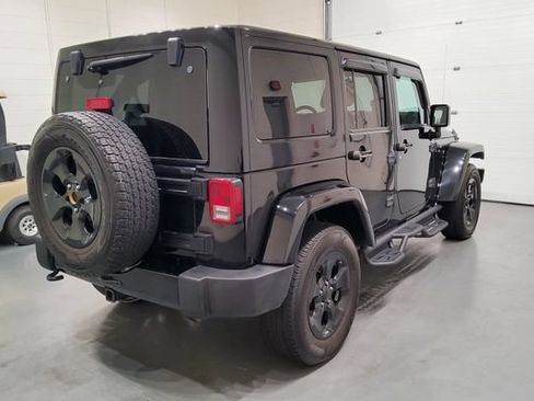 Used 2015 Jeep Wrangler Unlimited Sahara AWD/4WD image 10
