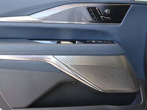 New 2025 Cadillac Escalade IQ Luxury 2 image 29