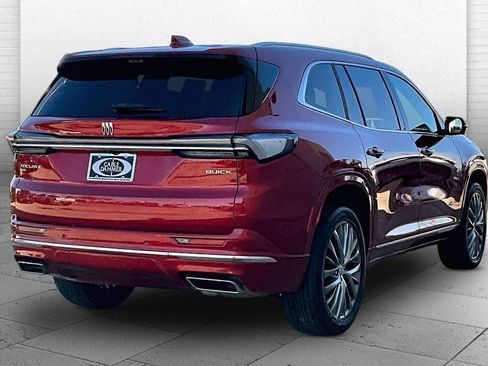 Used 2025 Buick Enclave Avenir w/ Super Cruise Package image 13