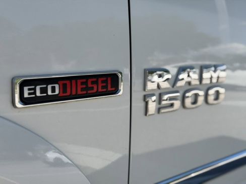 Used 2017 RAM 1500 Laramie w/ Convenience Group AWD/4WD image 2