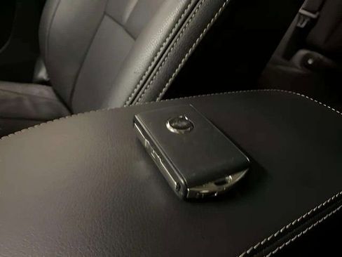 Used 2025 Volvo XC40 B5 Plus image 74