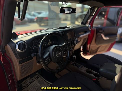 Used 2013 Jeep Wrangler Unlimited Rubicon w/ Connectivity Group AWD/4WD image 19