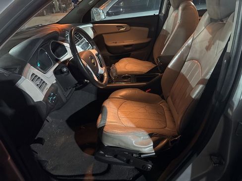 Used 2011 Chevrolet Traverse LTZ image 12