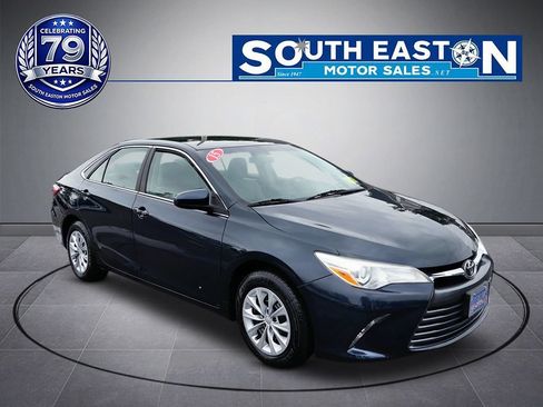 Used 2015 Toyota Camry LE FWD image 2