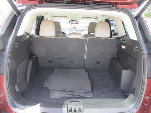 Used 2018 Ford Escape Titanium w/ Ford Safe & Smart Package AWD/4WD image 7