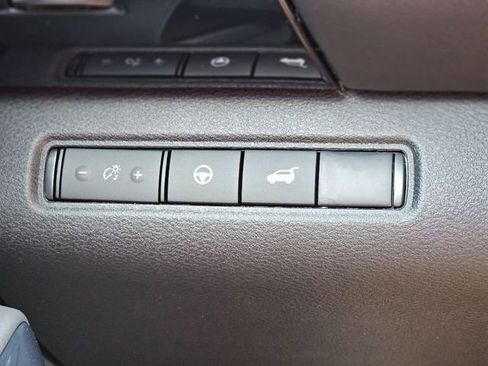 New 2025 Nissan Pathfinder SV image 15