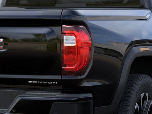 New 2026 GMC Canyon Denali AWD/4WD image 11