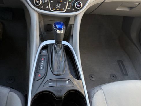 Used 2017 Chevrolet Volt LT w/ Comfort Package image 25