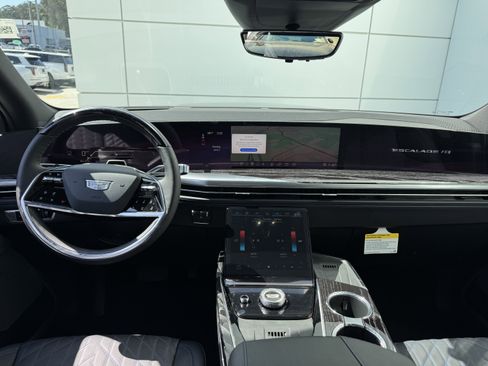 New 2025 Cadillac Escalade IQ Sport 1 w/ Smart Trailering package image 21