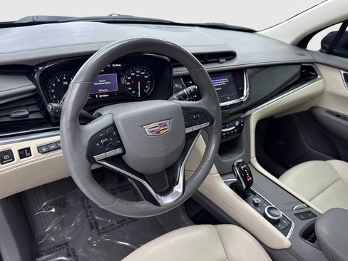 Used 2020 Cadillac XT6 Premium Luxury FWD image 18