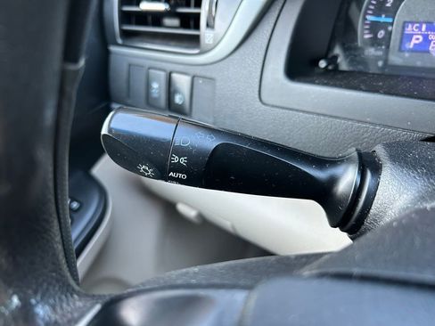 Used 2012 Toyota Camry LE FWD image 22