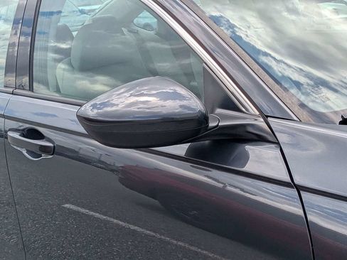 Used 2023 Honda Accord EX image 10