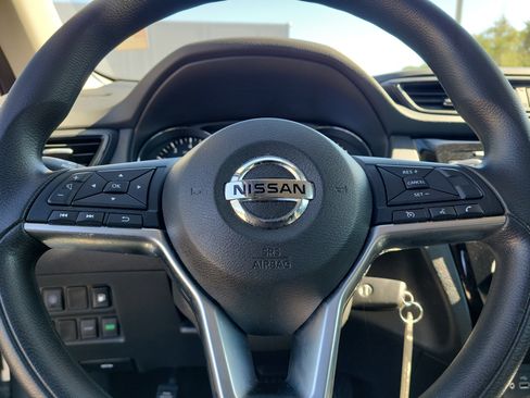 Certified 2020 Nissan Rogue S FWD image 22