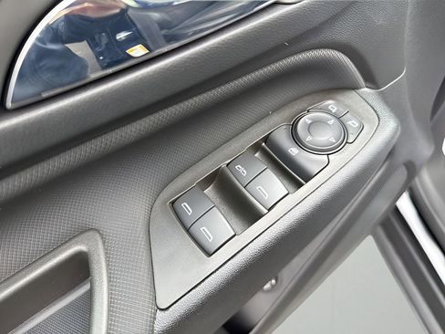 Used 2023 Chevrolet Equinox RS image 25