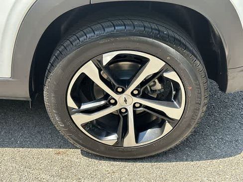 Used 2024 Chevrolet Trax RS w/ Driver Confidence Package FWD image 5