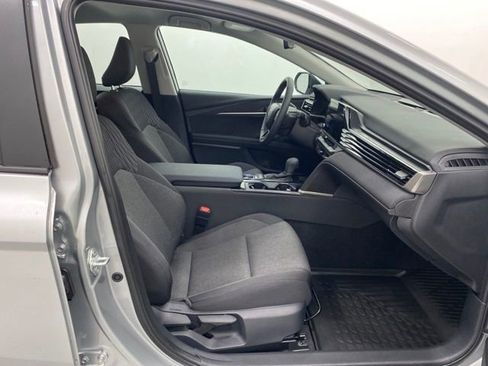 Used 2025 Toyota Camry LE image 28