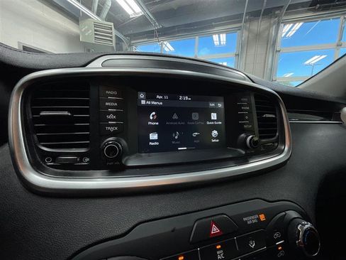 Used 2019 Kia Sorento L image 16