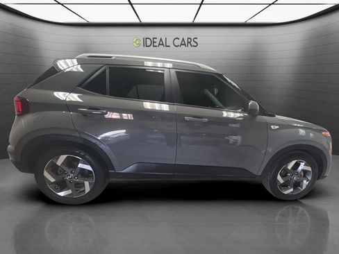 Used 2022 Hyundai Venue SEL w/ Cargo Package FWD image 4
