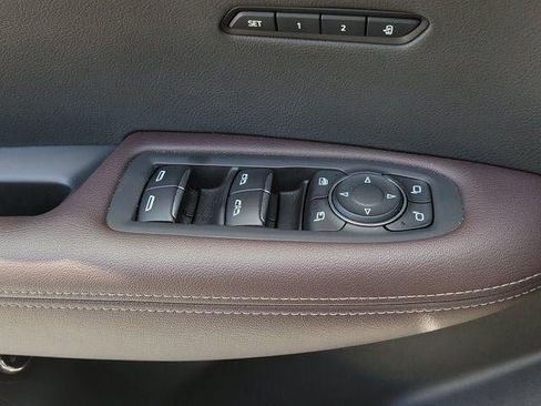 Certified 2023 Cadillac XT6 Premium Luxury FWD image 17