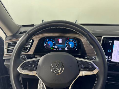 Used 2025 Volkswagen Atlas SEL image 23