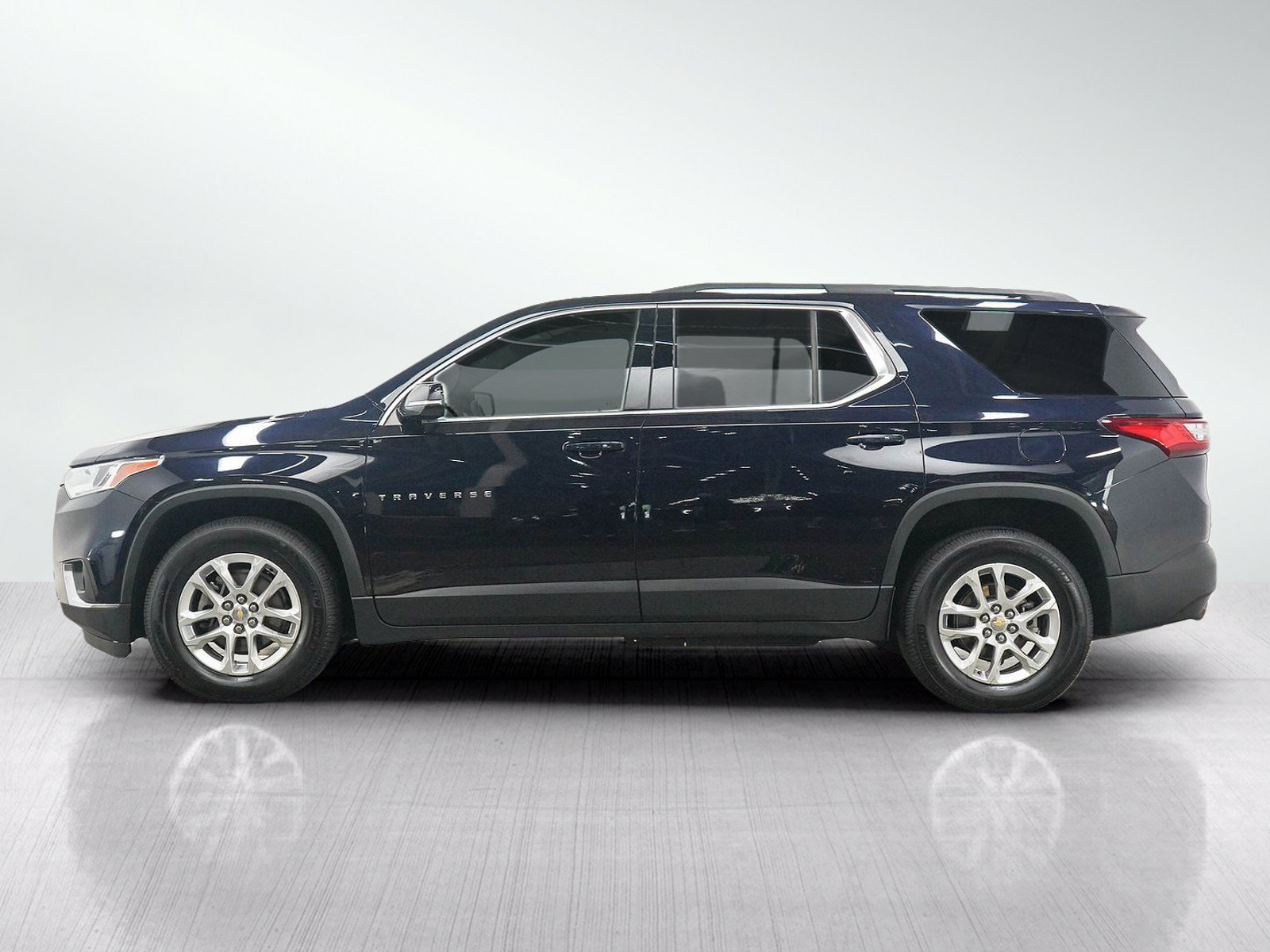 Used 2020 Chevrolet Traverse LT w/ LPO, Floor Liner Package AWD/4WD image 2