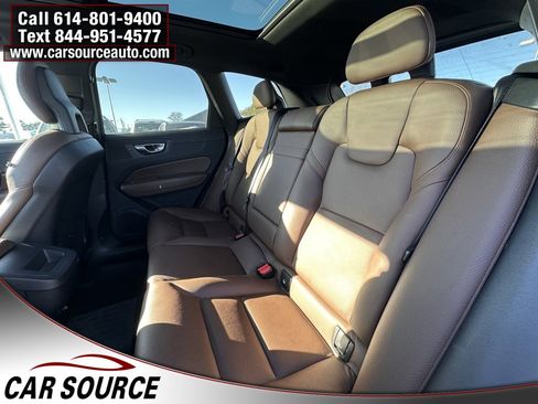Used 2018 Volvo XC60 T6 Momentum w/ Advanced Package image 23