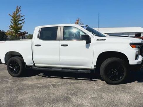 Used 2023 Chevrolet Silverado 1500 Custom Trail Boss w/ LPO, Dark Essentials Package image 2