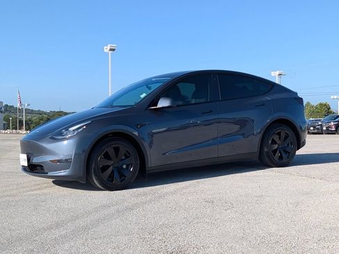 Used 2023 Tesla Model Y Long Range AWD/4WD image 5