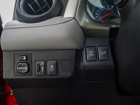 Used 2014 Toyota RAV4 Limited AWD/4WD image 26