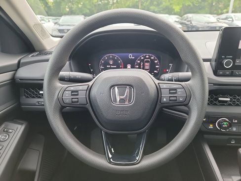 Used 2025 Honda Accord SE image 12