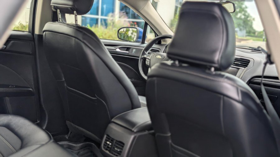 Used 2018 Ford Fusion SE w/ Equipment Group 201A FWD image 22