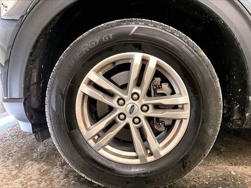 Used 2023 Ford Explorer XLT w/ Equipment Group 202A AWD/4WD image 8