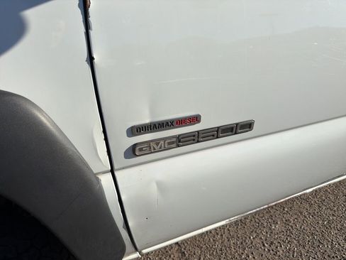 Used 2005 GMC Sierra 3500 W/T image 11