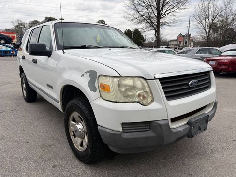 Used 2006 Ford Explorer XLS image 3