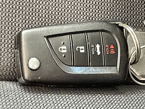 Used 2025 Toyota Corolla LE image 22