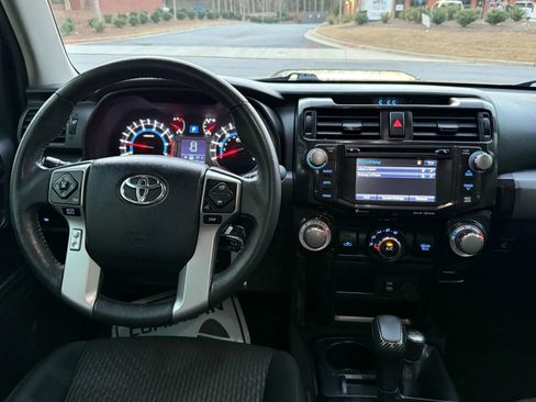 Used 2018 Toyota 4Runner TRD Off-Road image 23