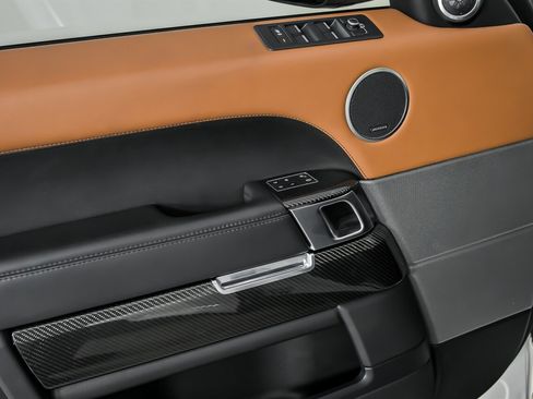 Used 2017 Land Rover Range Rover Sport SVR image 18