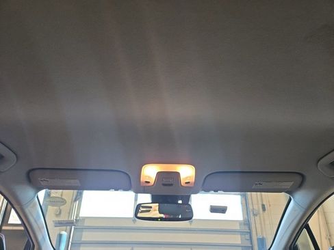 Used 2017 Toyota Prius Prime Advanced image 9