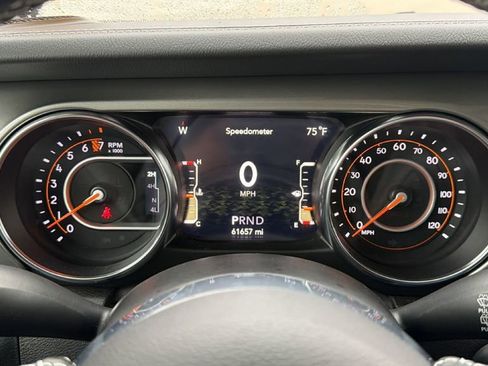 Used 2022 Jeep Wrangler Unlimited Sahara w/ Cold Weather Group AWD/4WD image 17